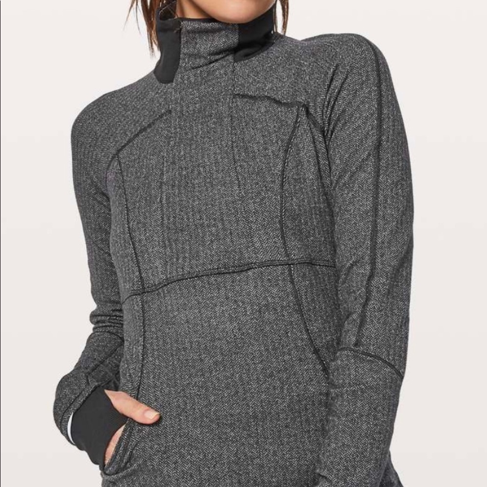 Lululemon Gray base runner 1/2 zip